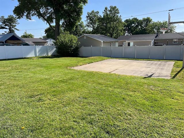 428 Cranewood Drive, Trenton, OH 45067