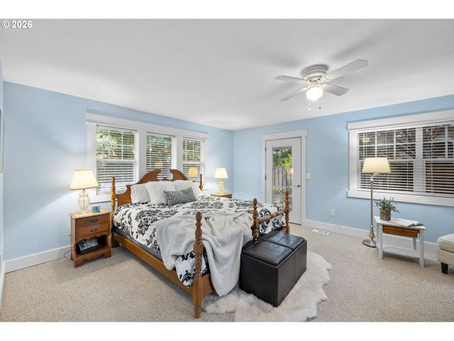 937 Ne Queens Ln, Hillsboro, OR 97124