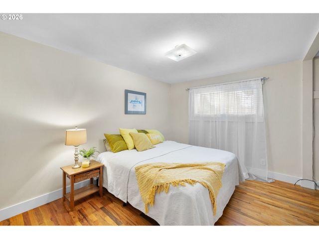 937 Ne Queens Ln, Hillsboro, OR 97124