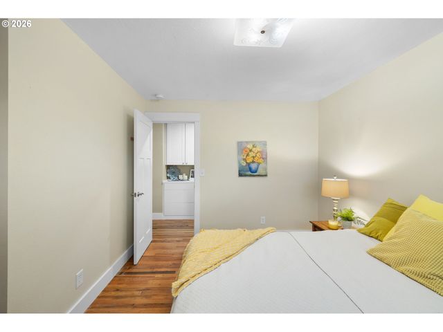 937 Ne Queens Ln, Hillsboro, OR 97124