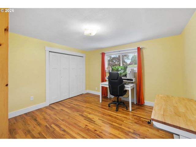937 Ne Queens Ln, Hillsboro, OR 97124