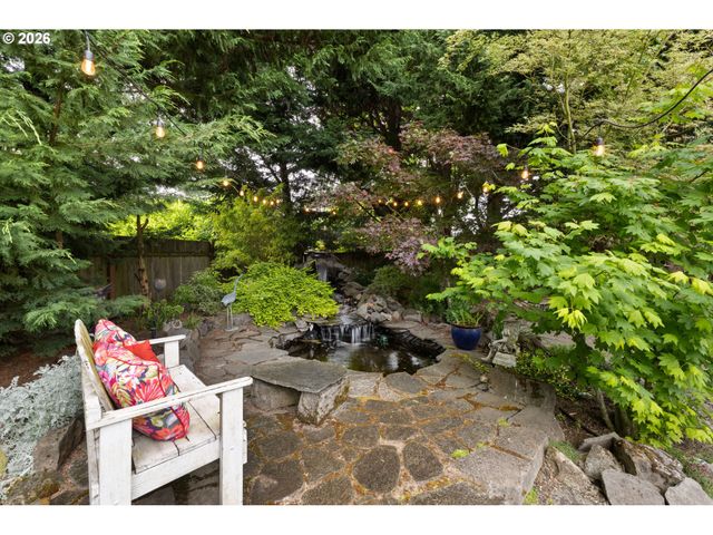 937 Ne Queens Ln, Hillsboro, OR 97124