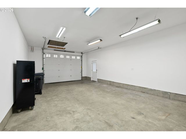 937 Ne Queens Ln, Hillsboro, OR 97124