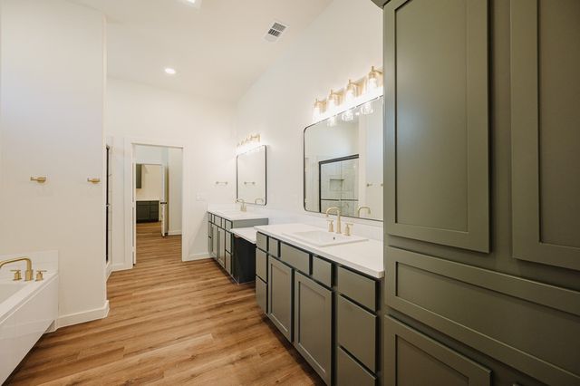 2517 Open Range Ln, Midland, TX 79705