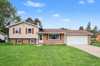 318 Kenway Drive, Delta Twp, MI 48917