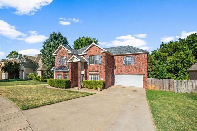 2993 N Dorchester Drive, Fayetteville, AR 72703