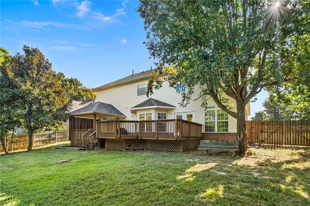 2993 N Dorchester Drive, Fayetteville, AR 72703
