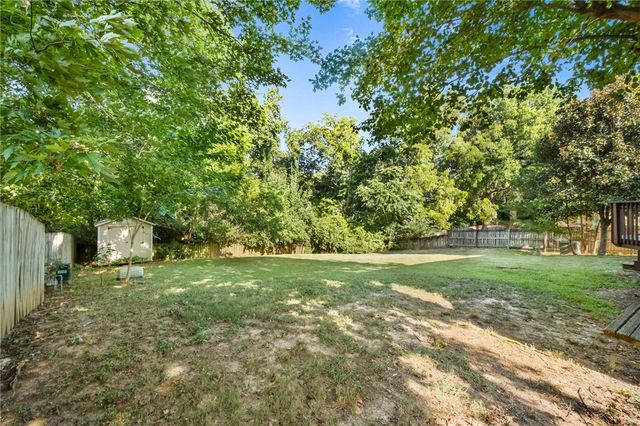 2993 N Dorchester Drive, Fayetteville, AR 72703