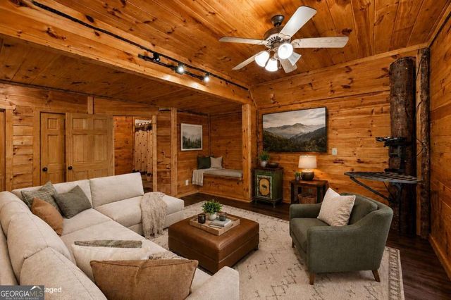 801 Davenport Mountain Road, Blue Ridge, GA 30513