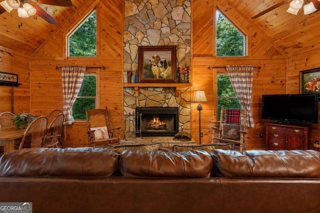801 Davenport Mountain Road, Blue Ridge, GA 30513