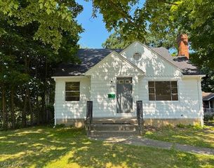 3726 Sunset Boulevard, Youngstown, OH 44502