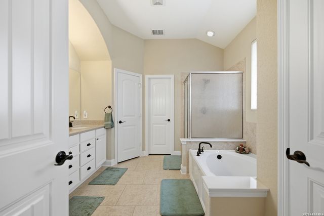 244 Flint Rd, Cibolo, TX 78108