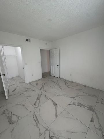 10330 Fox Trail Road S 1206, West Palm Beach, FL 33411
