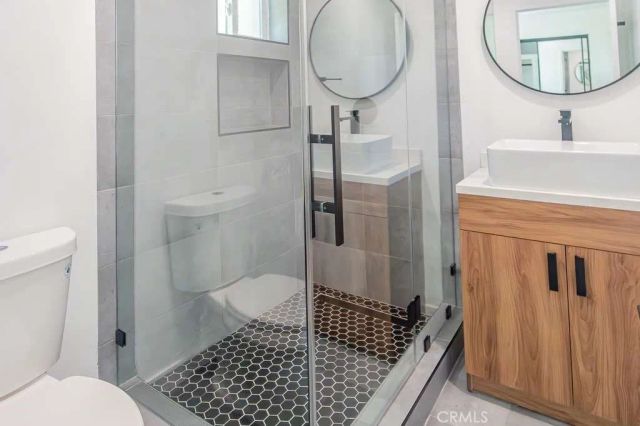 11522 killion Street 1, North Hollywood, CA 91601