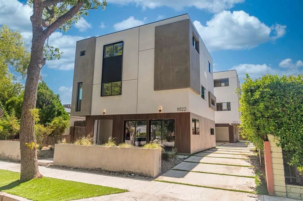 11522 killion Street 1, North Hollywood, CA 91601