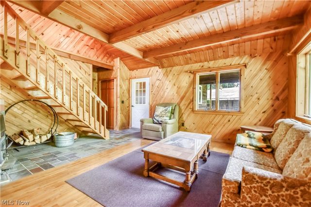 5671 S River Road W, Geneva, OH 44041