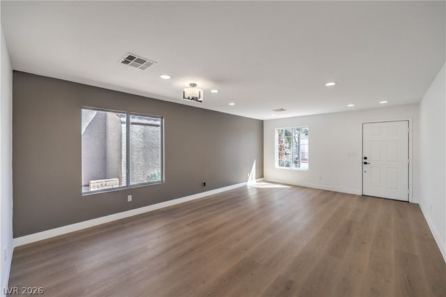 668 Rising Brook Drive, Henderson, NV 89011