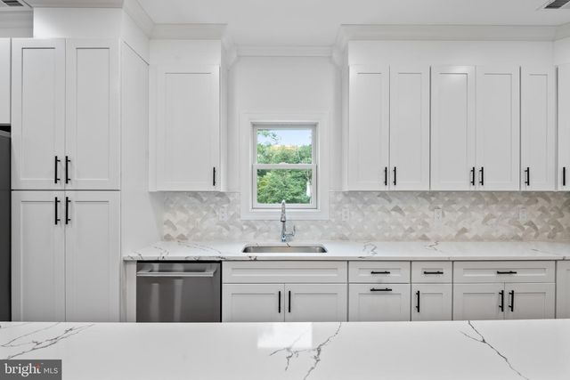 88 LENOX AVE, Trenton, NJ 08620