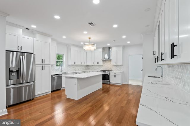88 LENOX AVE, Trenton, NJ 08620