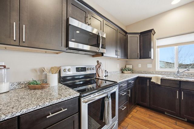 246 34 Avenue E, West Fargo, ND 58078