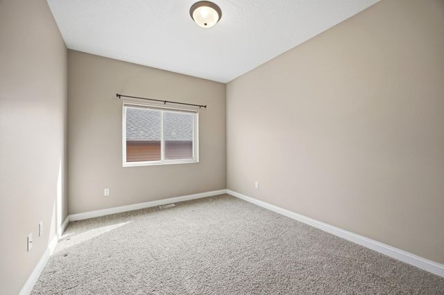 246 34 Avenue E, West Fargo, ND 58078