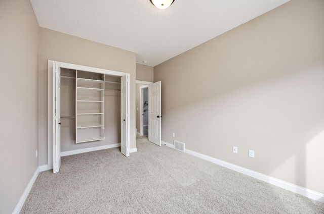 246 34 Avenue E, West Fargo, ND 58078