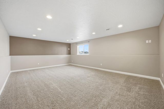 246 34 Avenue E, West Fargo, ND 58078