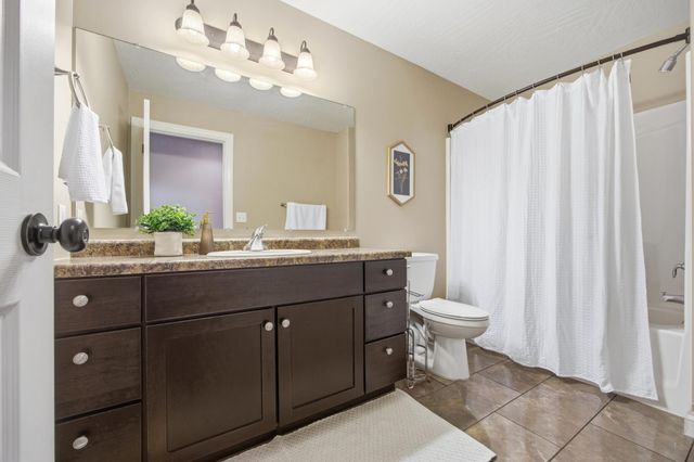 246 34 Avenue E, West Fargo, ND 58078