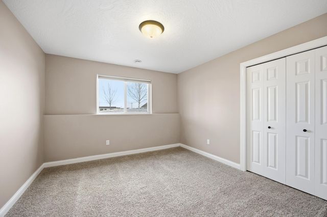 246 34 Avenue E, West Fargo, ND 58078