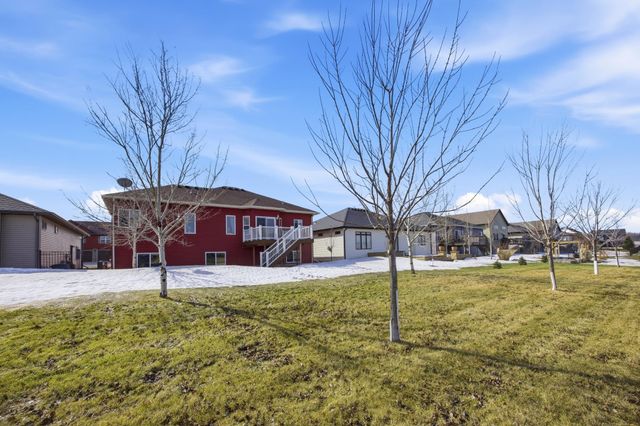 246 34 Avenue E, West Fargo, ND 58078