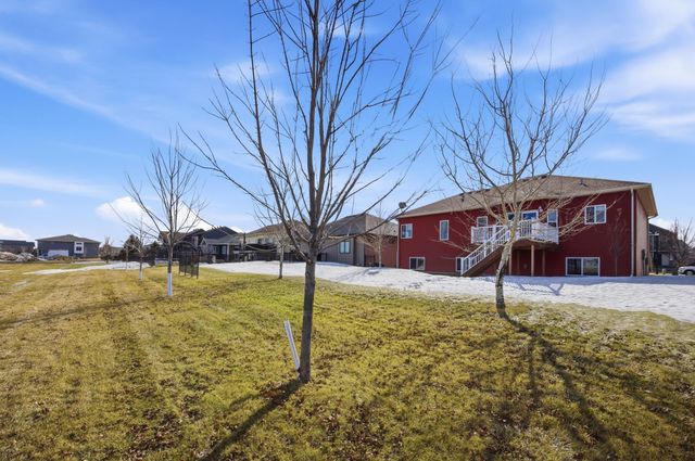 246 34 Avenue E, West Fargo, ND 58078