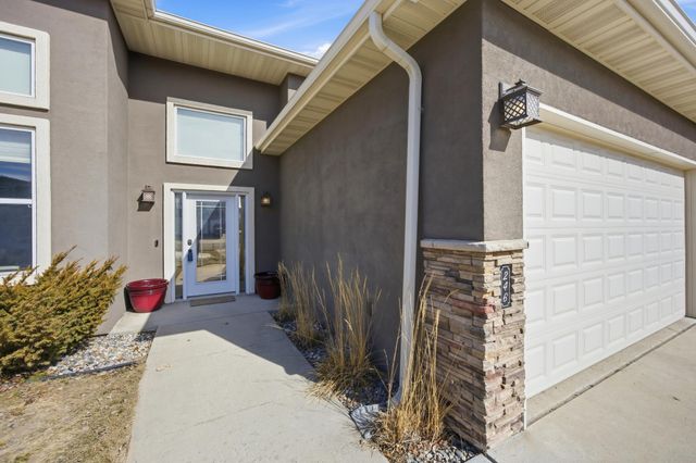 246 34 Avenue E, West Fargo, ND 58078