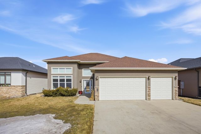 246 34 Avenue E, West Fargo, ND 58078
