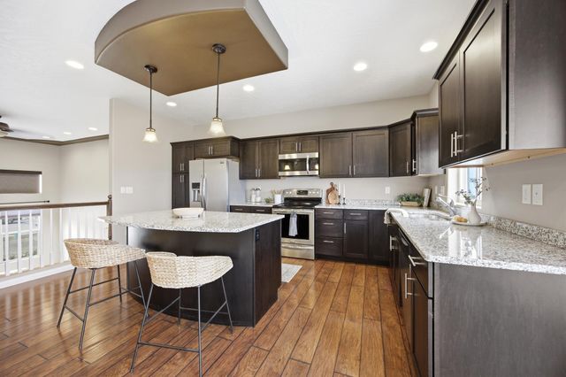 246 34 Avenue E, West Fargo, ND 58078