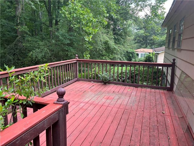 1896 Live Oak NW Drive, Kennesaw, GA 30152