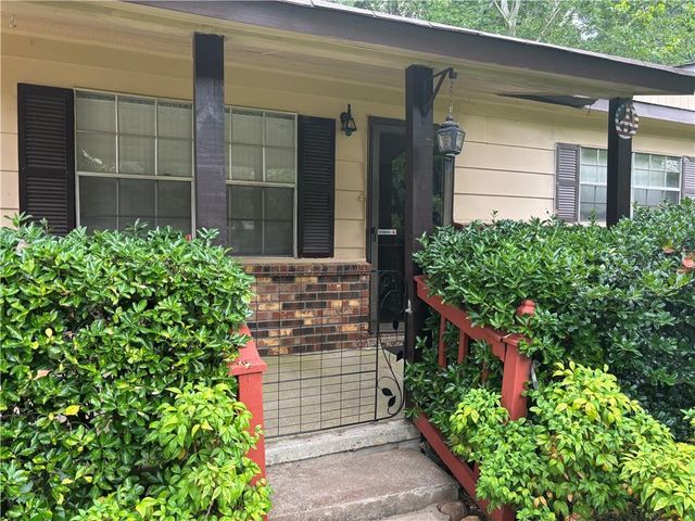1896 Live Oak NW Drive, Kennesaw, GA 30152