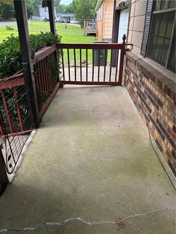 1896 Live Oak NW Drive, Kennesaw, GA 30152