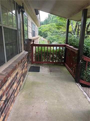 1896 Live Oak NW Drive, Kennesaw, GA 30152