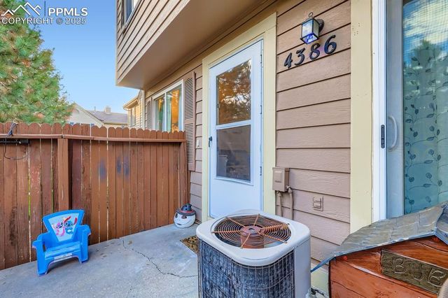 4386 Hawks Lookout Lane, Colorado Springs, CO 80916