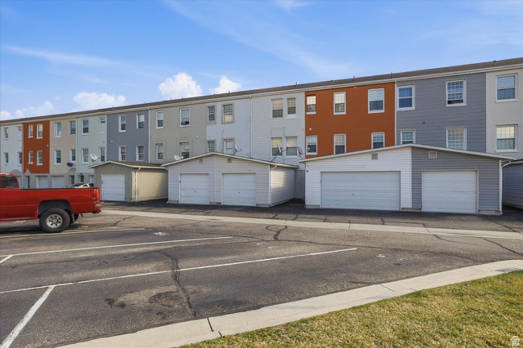 Image 29 of property listing at 885 S ARAPAHO CT, Brigham City, UT 84302