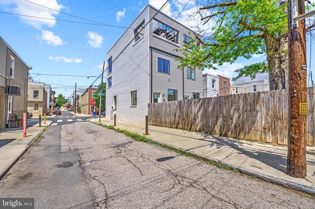 2621 ALMOND ST, Philadelphia, PA 19125