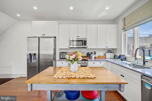 2621 ALMOND ST, Philadelphia, PA 19125