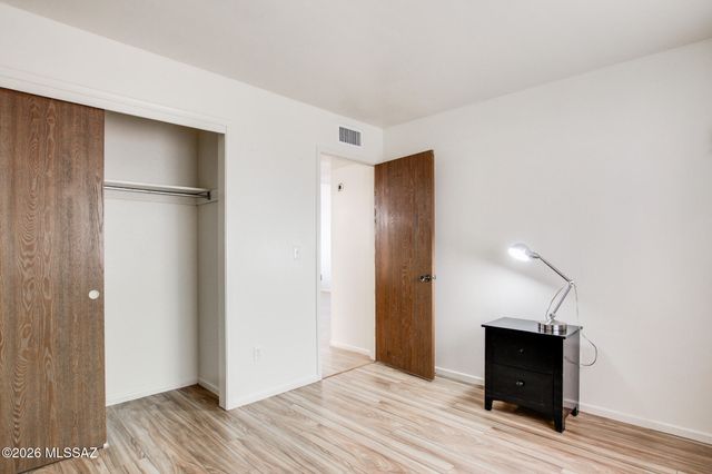 1921 W La Osa Drive, Tucson, AZ 85705