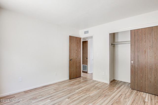 1921 W La Osa Drive, Tucson, AZ 85705