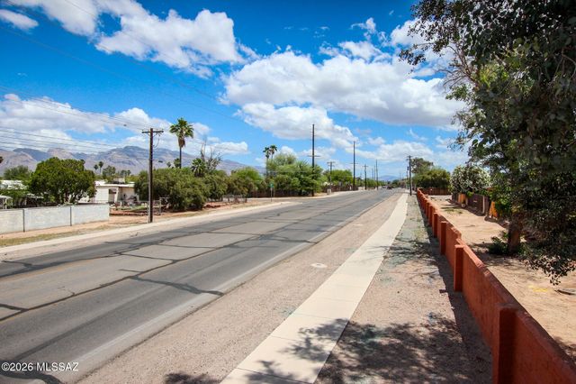 1921 W La Osa Drive, Tucson, AZ 85705