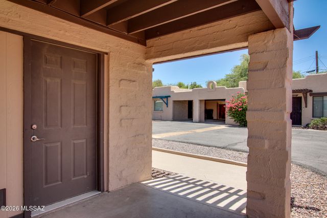 1921 W La Osa Drive, Tucson, AZ 85705