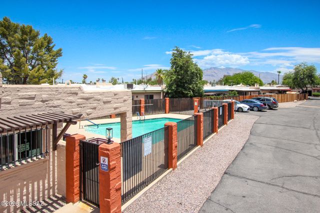1921 W La Osa Drive, Tucson, AZ 85705