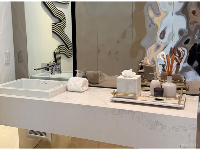 121 S Cherry St, Denver, CO 80246