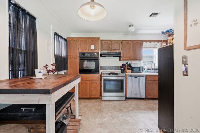 1011 Wesley Drive, Broken Arrow, OK 74012