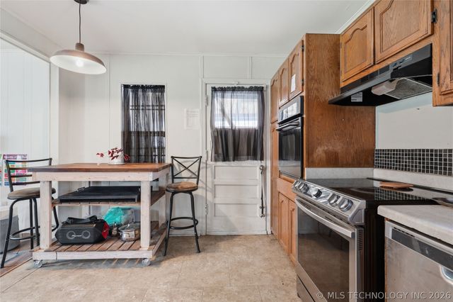 1011 Wesley Drive, Broken Arrow, OK 74012